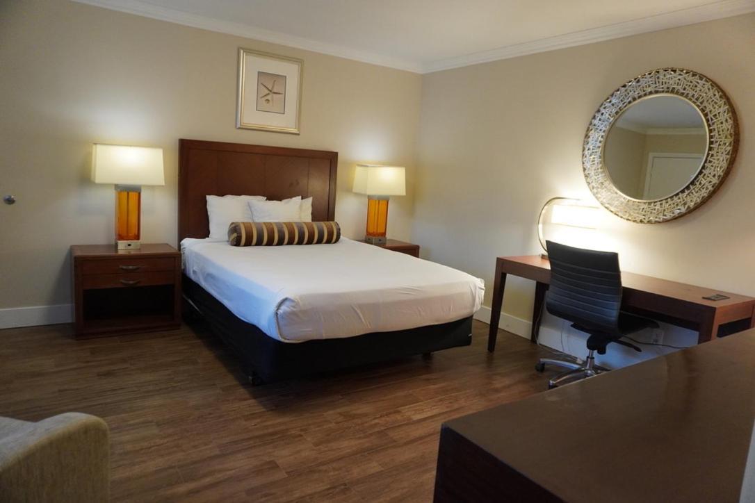 Rose Garden Inn Santa Barbara Exterior photo