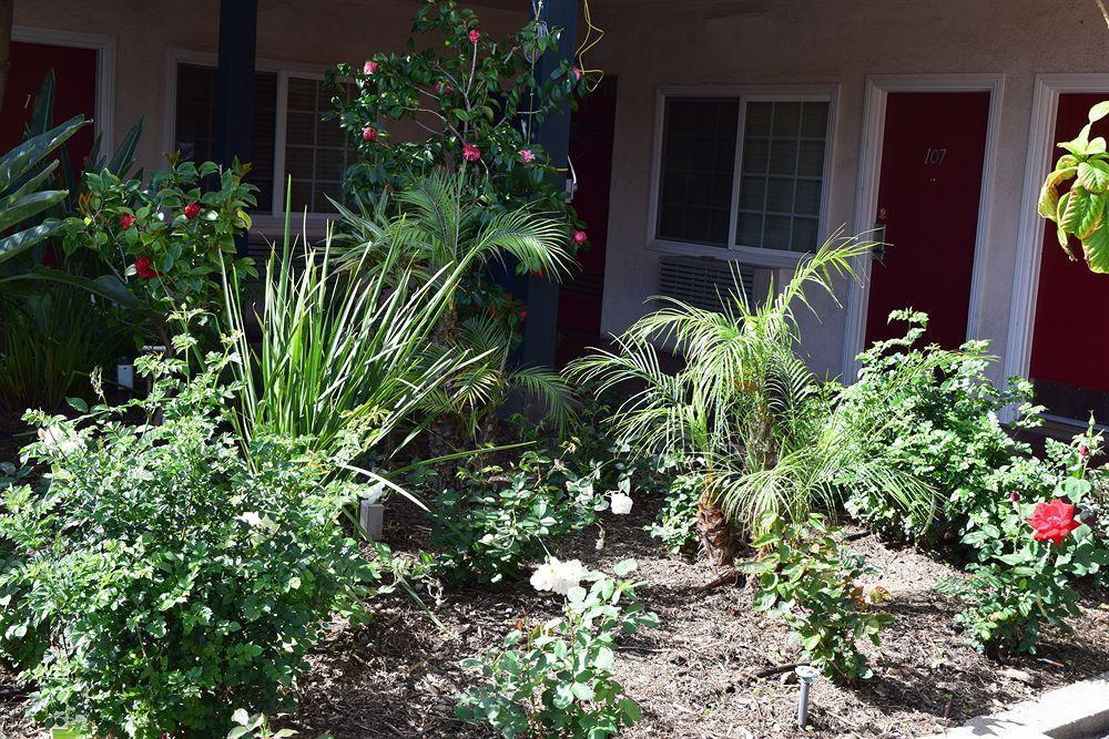 Rose Garden Inn Santa Barbara Exterior photo
