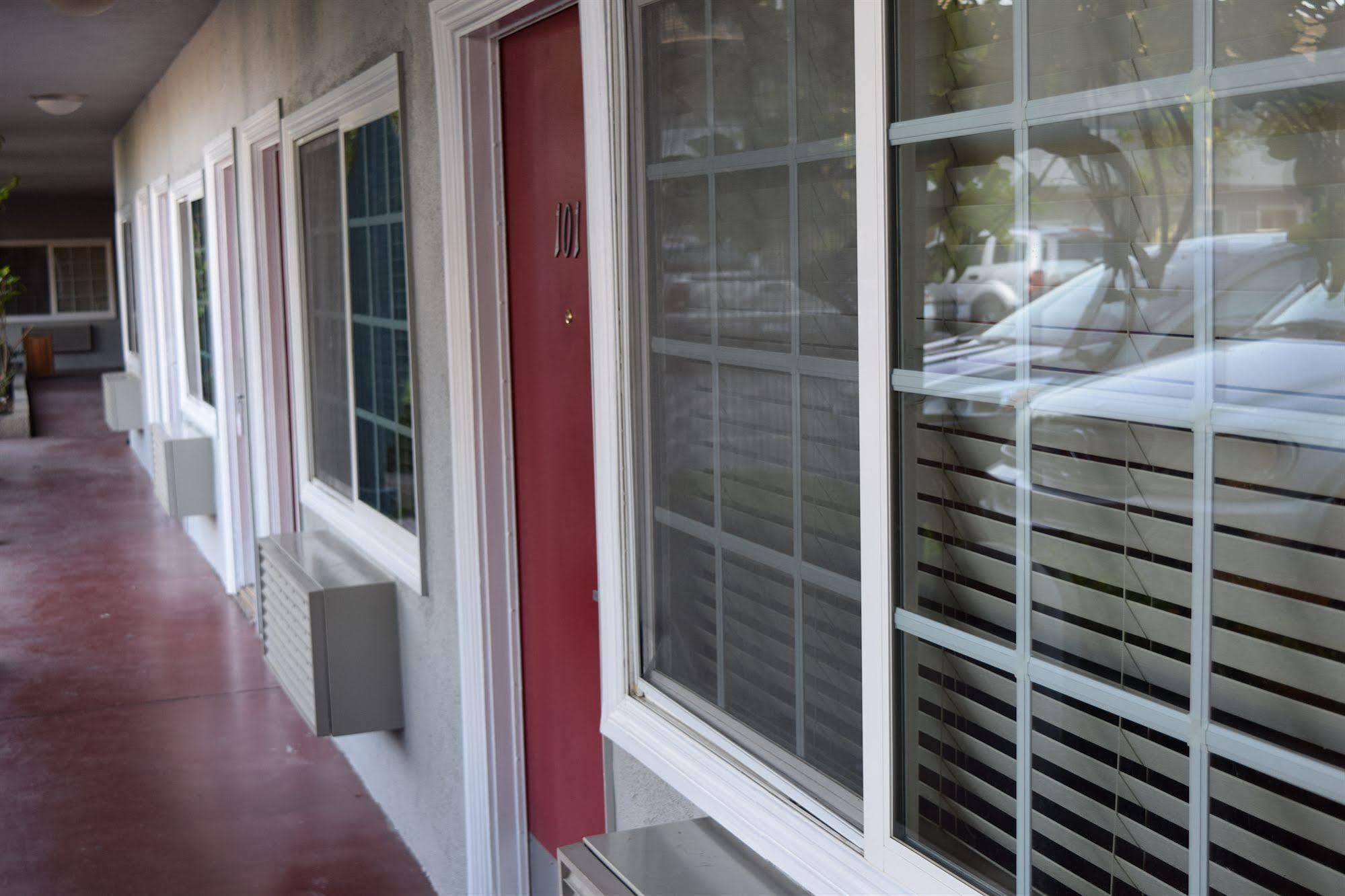 Rose Garden Inn Santa Barbara Exterior photo
