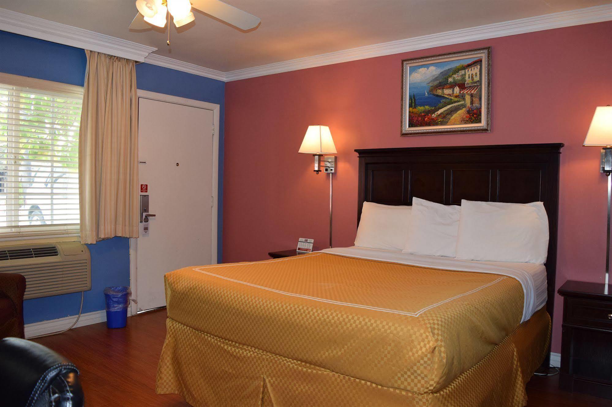 Rose Garden Inn Santa Barbara Exterior photo