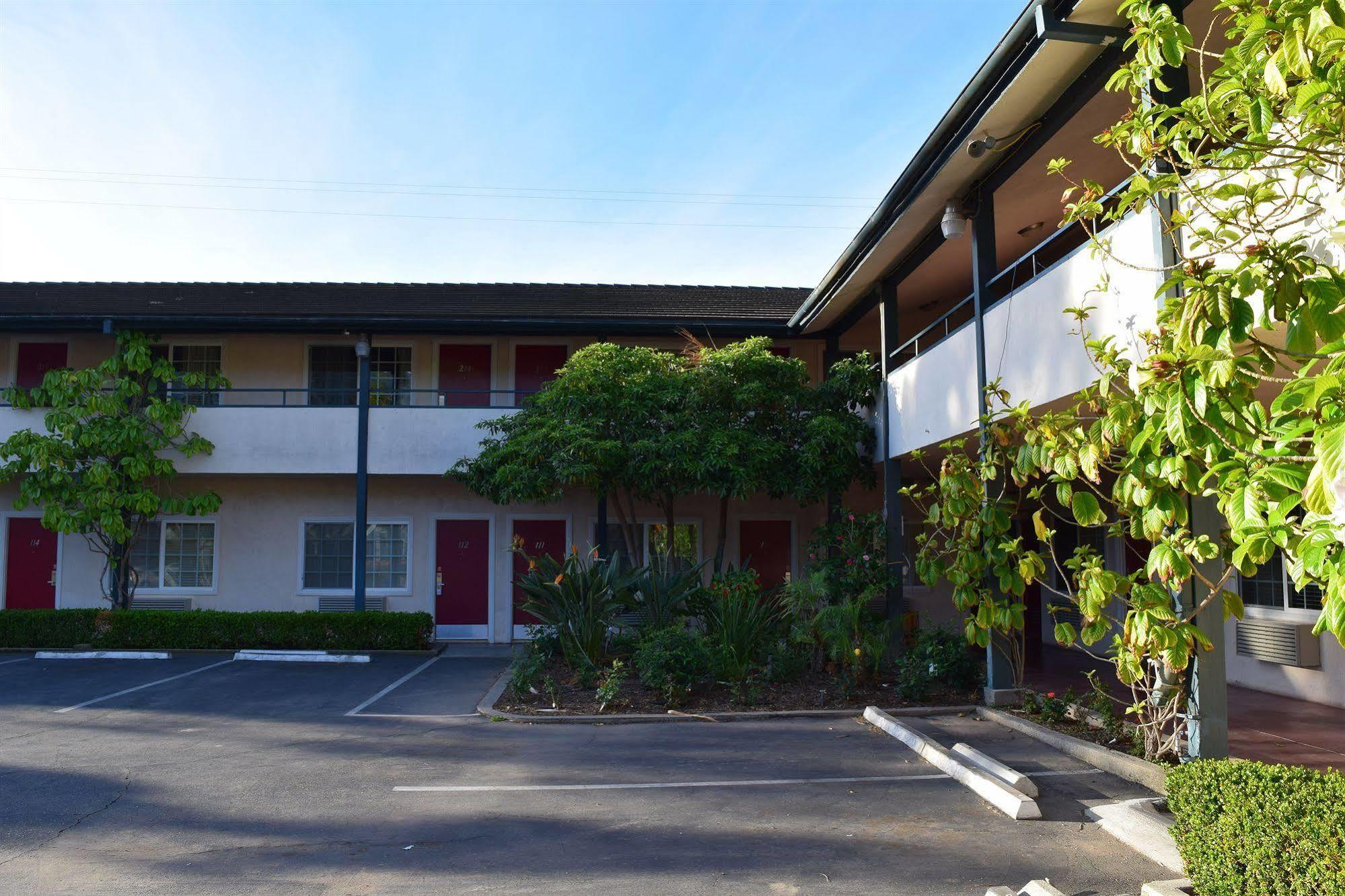 Rose Garden Inn Santa Barbara Exterior photo