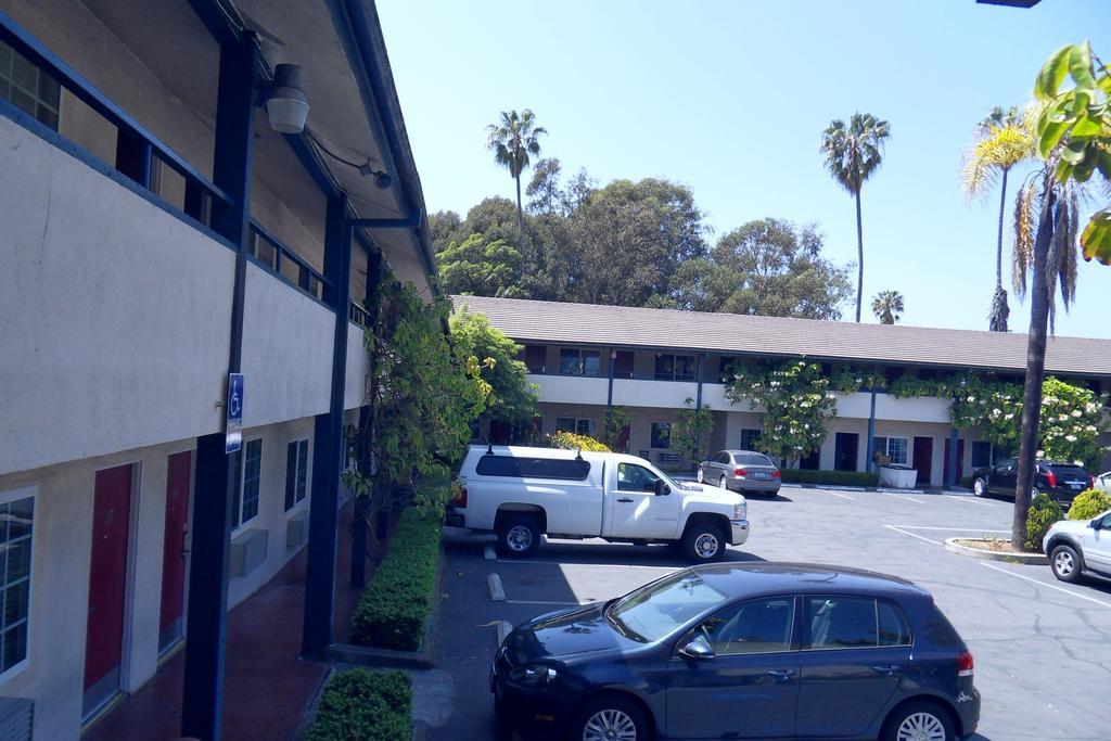 Rose Garden Inn Santa Barbara Exterior photo